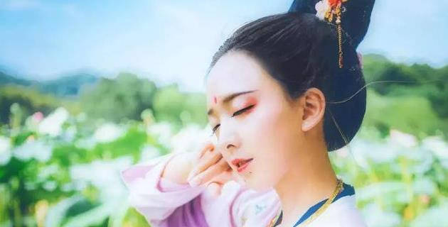 25句赞美女子的古诗词,绝美!(记得说给女朋友听