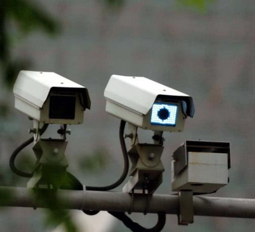 开车经过电子眼,闪了一下是被拍违章了?