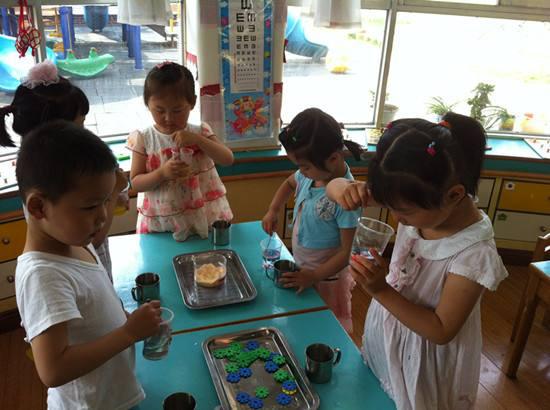 小班多喝白开水教案!