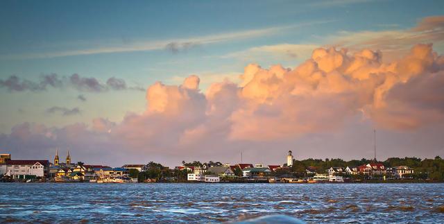 这个1975年才独立南非小国, 官方语言竟然还有