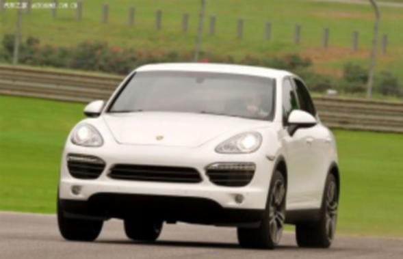 刘亦菲豪车超两位数，却独爱这辆残值10万左右的别克GL8！