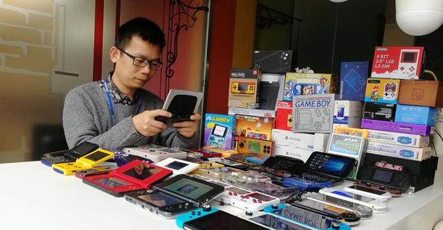 关于国产Win 2掌机和任天堂Switch,哪个更好?