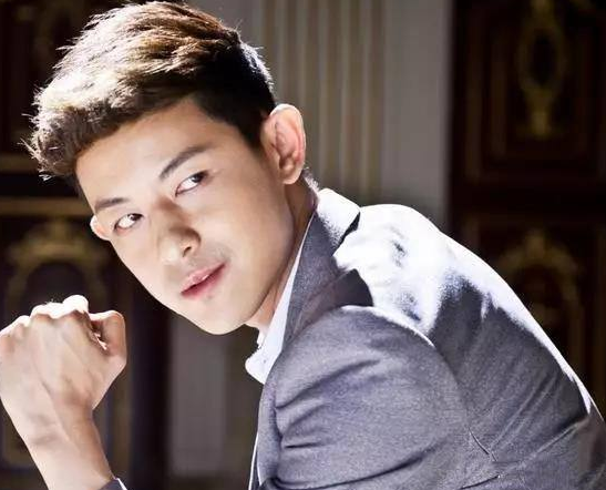 男孩子长招风耳好不好?