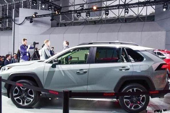 国内汽车发展的环境下，主要汽车品牌的竞争可以说是火药味十足。