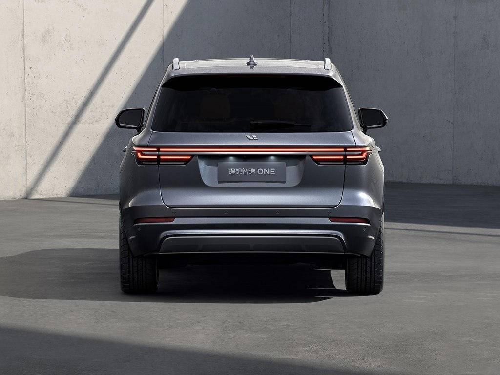 理想智造ONE已亮相,6.5秒破百百公里油耗5L,