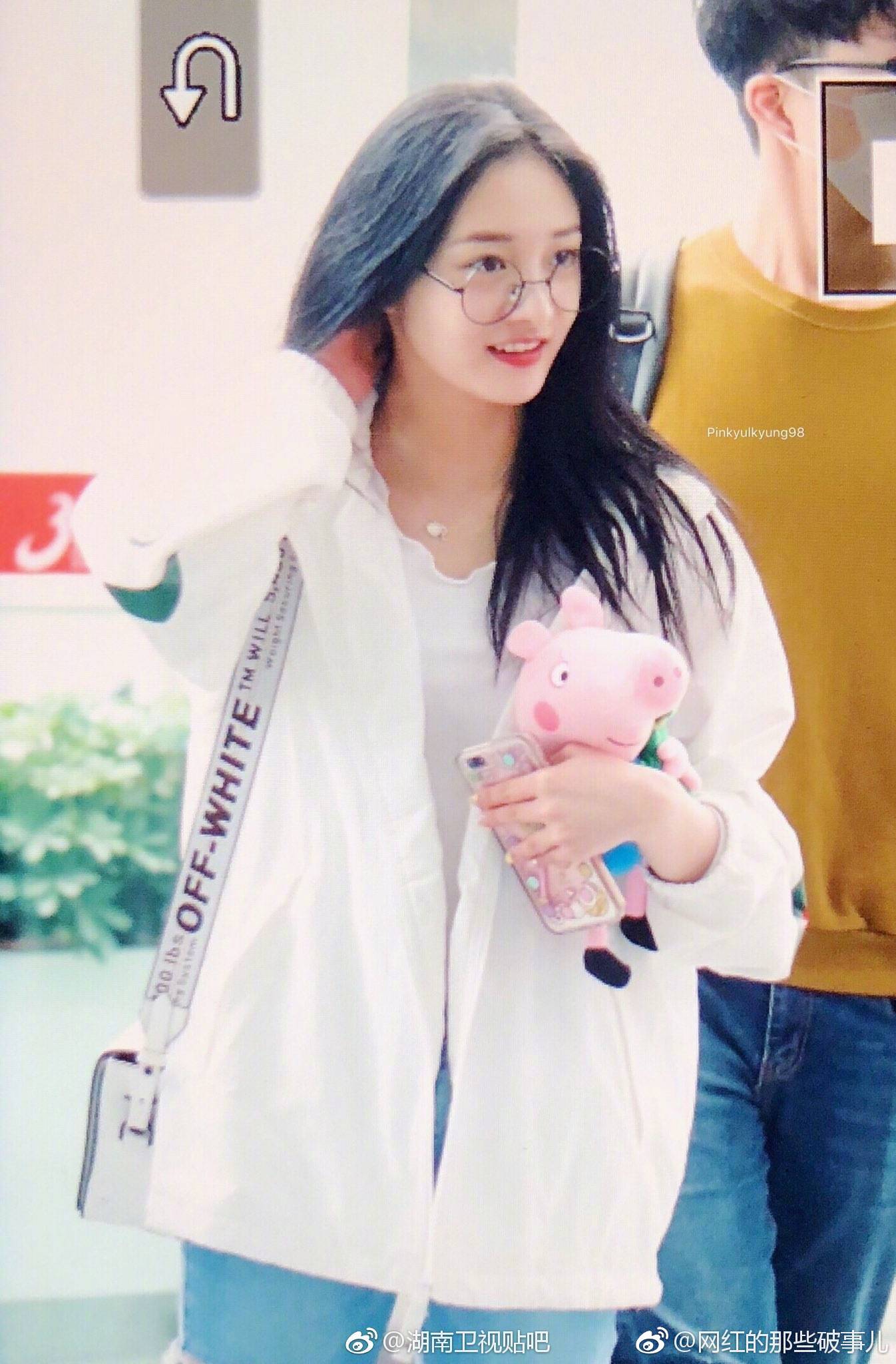 近因为舞蹈表演惊艳观众的98年小花周洁琼录