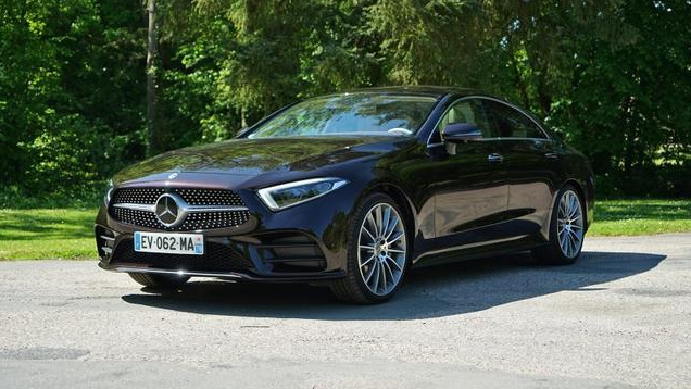 20来岁男生第一辆车，预算70 - 100万元，有哪些车推荐？