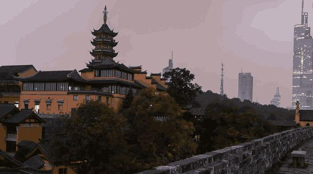 没落之城中国第一个被降级的直辖市，如今有望“东山再起”！