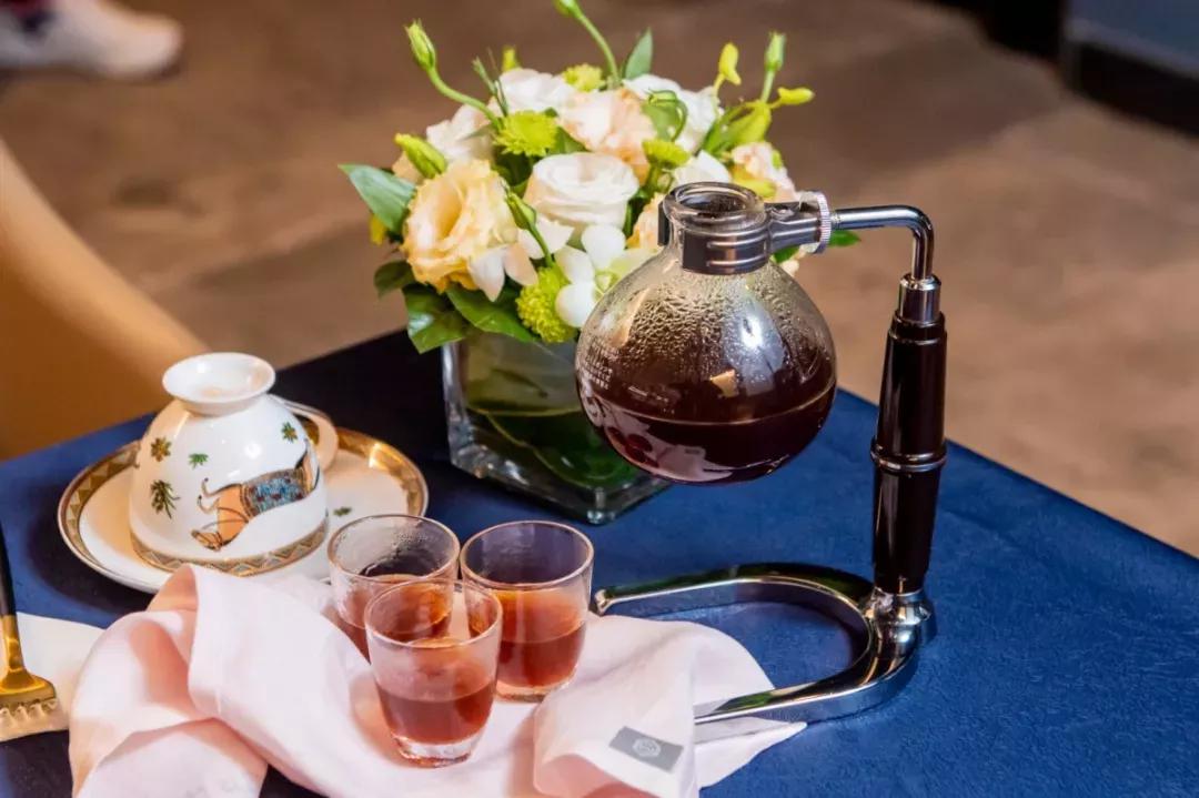 在南锣四合院梦回1860年，我竟然邂逅了一场免费的“豪门”下午茶