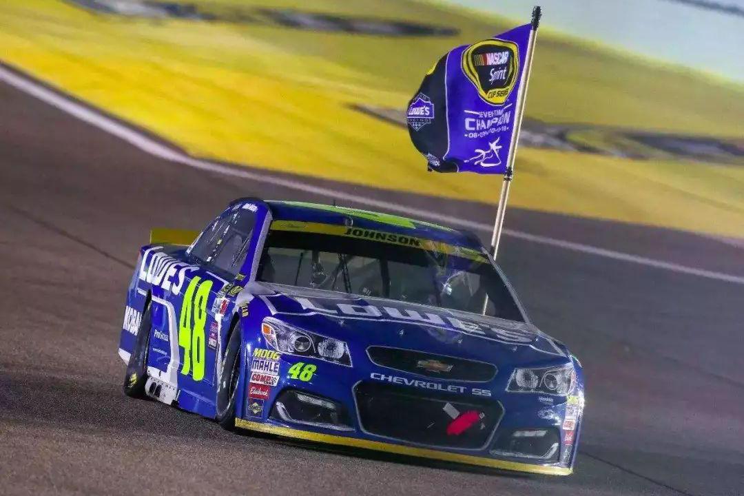 把NASCAR赛车运动搬到城市CBD,科鲁兹是如何做到的?
