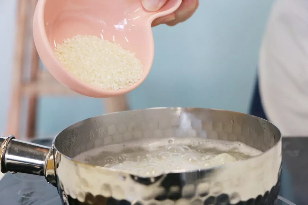 补钙、健脑、易消化,虾仁粥里放点这个,赶走秋