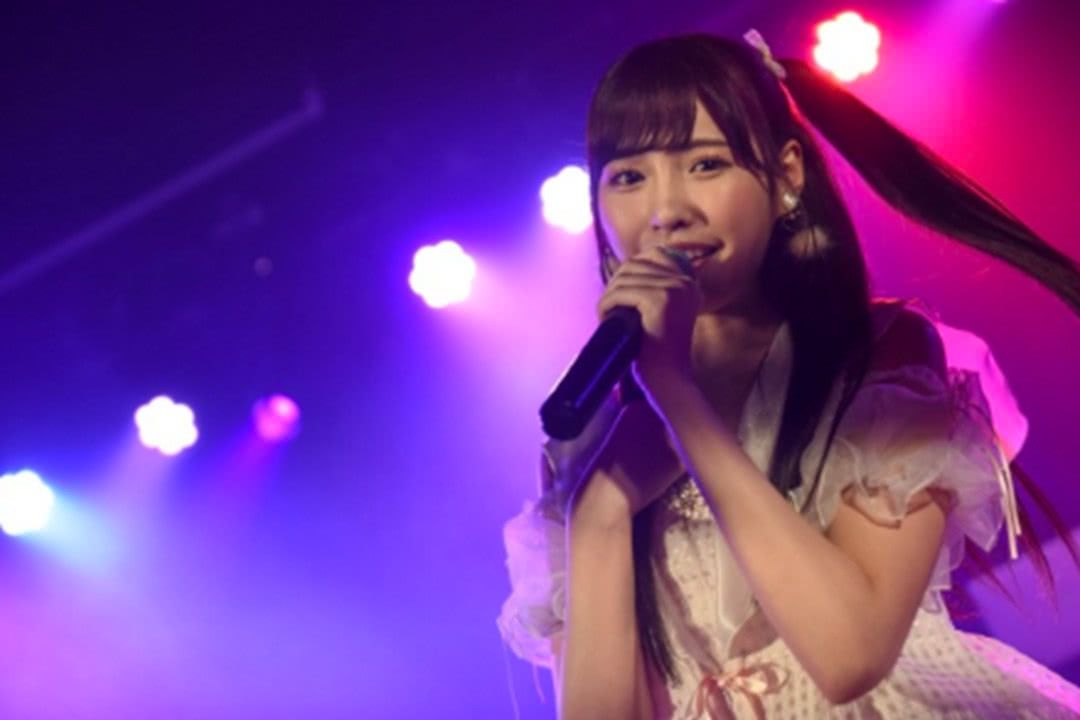 日本女优桥本有菜最新公演照片,网友:好想做她