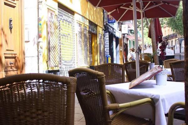 奇怪的西班牙人喜欢吃生的米饭?中国游客抱怨