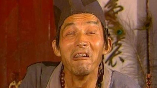 孙悟空和济公同框,六小龄童晒与游本昌合影引回忆