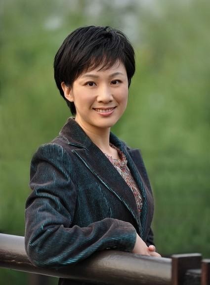 林牧茵:上海电视台资深新闻主播