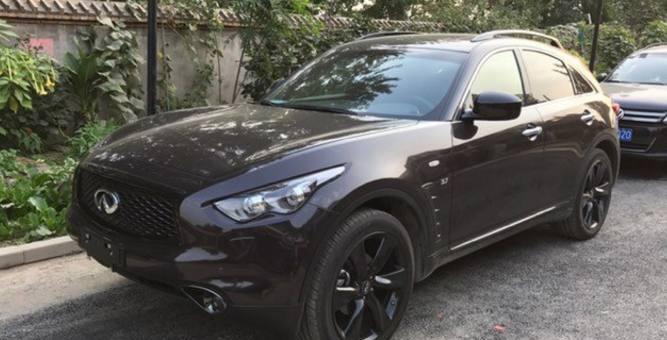 80万的英菲尼迪QX70, 3.7排量V6发动机, 外观比宝马X5嚣张!