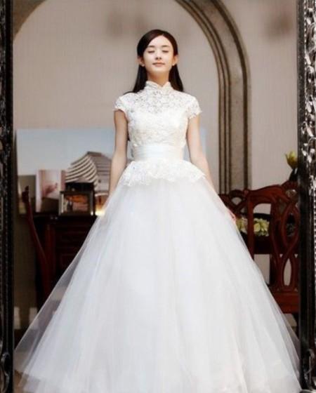 未嫁婚纱就穿了10余款?赵丽颖不惧与杨幂比较!