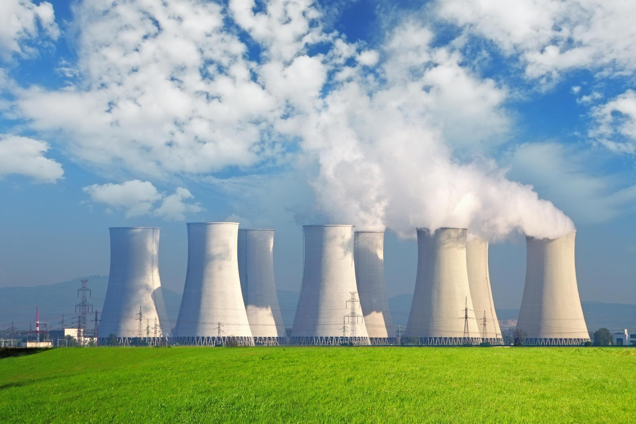 对核能投资力度的不足,核电站寿命陆续到期,新能源的到来使美国核电