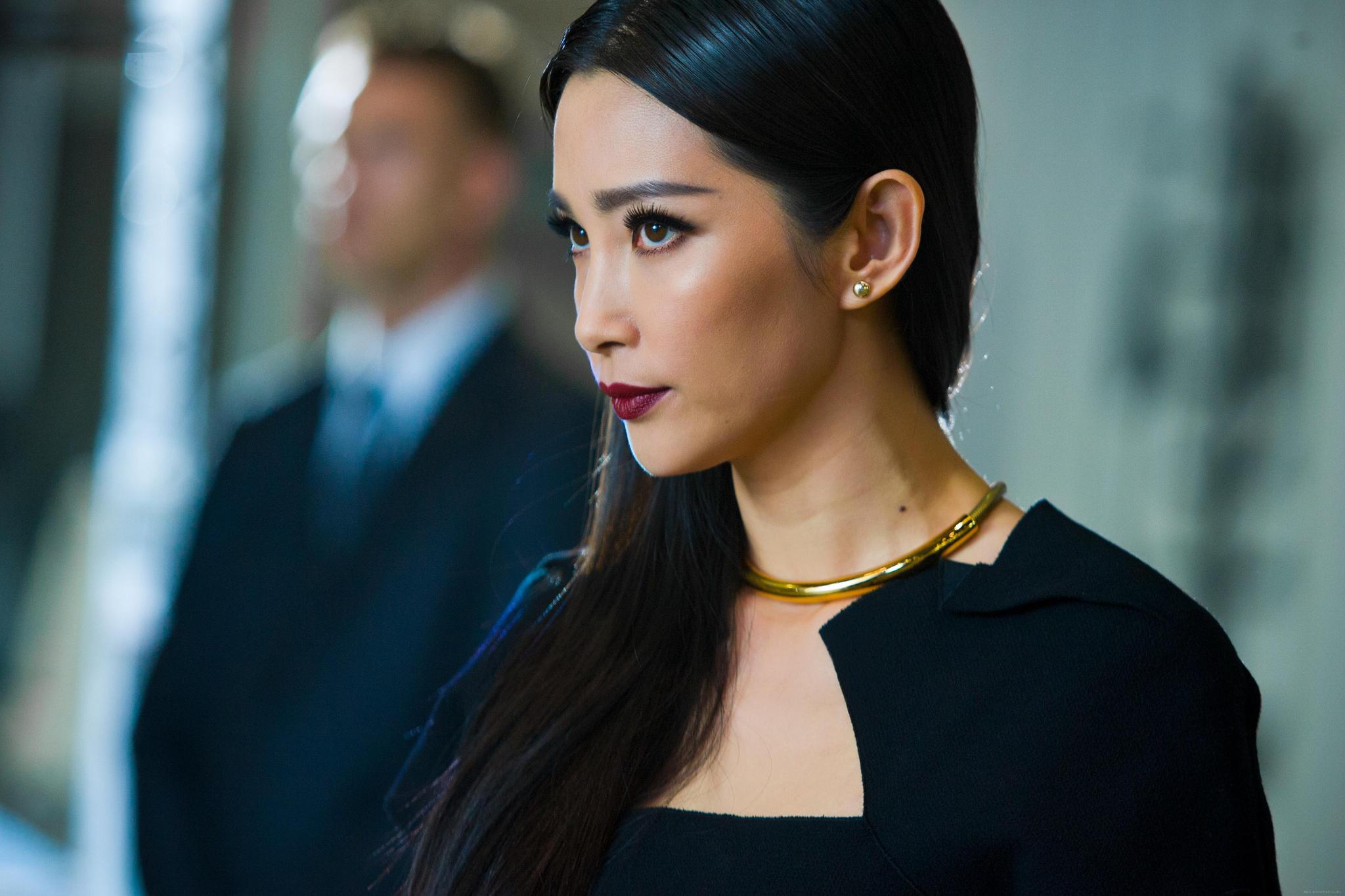 袁立再发文,暗示华谊兄弟撑不了多久,还曝光了