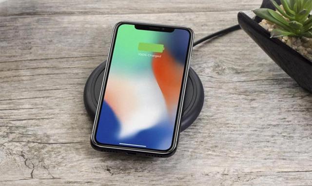 坚果R1诚意之作,支持10W无线快充比iPhone X