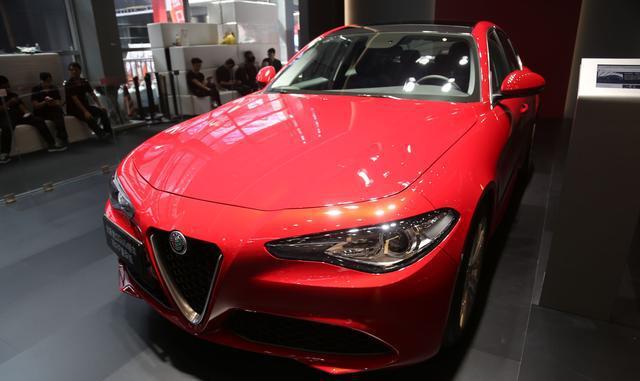 比奔驰霸气, 比宝马颜值高最高优惠10万, 早买的都亏死了!