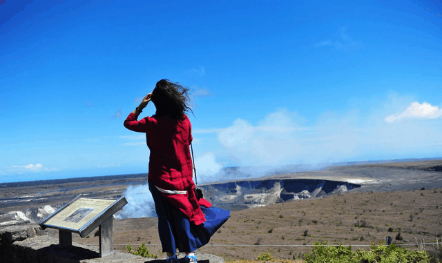 世界哪里游客可以近距离看火山: 美国夏威夷有