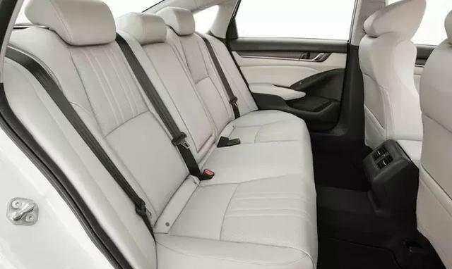 国内首批10代本田雅阁下线,颜值不输宝马,油耗