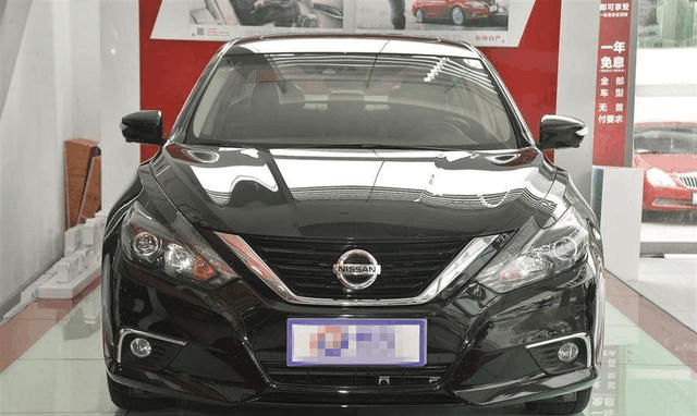 舒适座椅堪称“移动沙发”, 配真皮座椅!