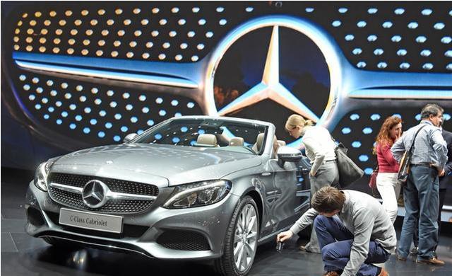 2018款奔驰A级太帅气了，内饰看齐S级，能否吊打宝马奥迪？