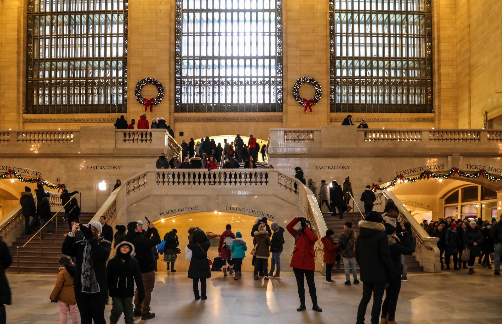 实拍世界最大的火车站 纽约中央火车站气势恢