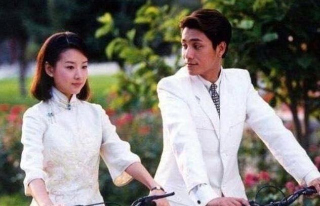 董洁去参加《金粉世家》导演追悼会,因一个细节又被骂!图片