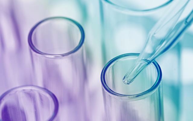 老哥生意转型去开饮料厂 虽然赚钱 他却选择了