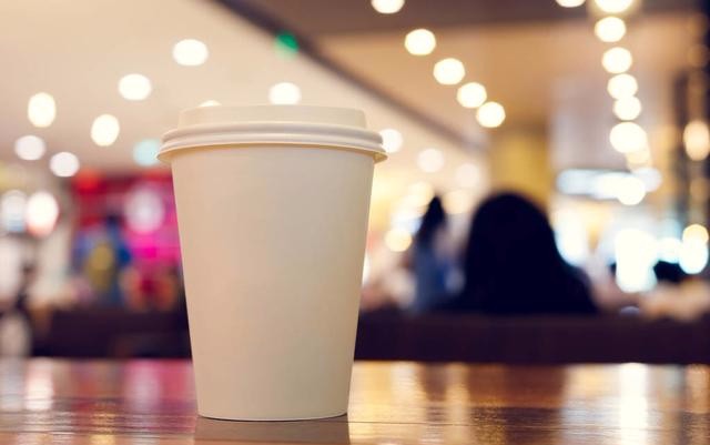 老哥生意转型去开饮料厂 虽然赚钱 他却选择了