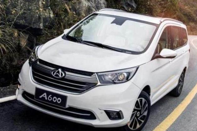 宝骏730的终结者来袭比五菱上档次，配1.6L+6AT变速箱，仅5万起