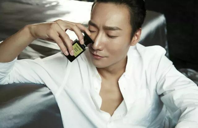 被王菲邀请,和那英何炅同台演出,这个张傲月究竟是什么来头?