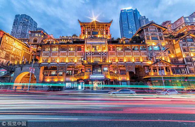 中国人口最多的城市,常住人口达3000万,是香港