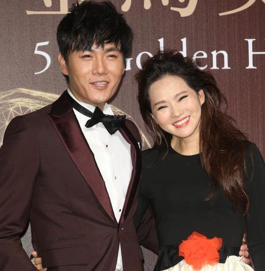 伊能静微博发长文表白老公秦昊: 你是我一生中