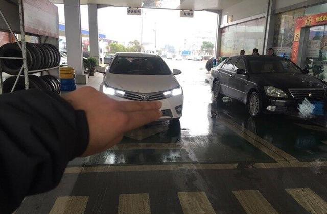 丰田卡罗拉4S店保养作业，保养车选择什么机油最好？看我的分享