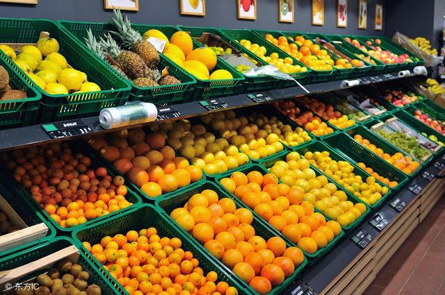 超市买水果怎么挑选?这几种水果都做了"手脚",超市员工都不买
