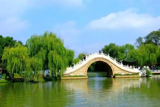 吴绮描写虹桥为: