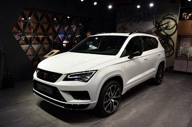 大众最牛紧凑SUV，2.0T爆发300马力5.4秒破百，可惜国内买不到