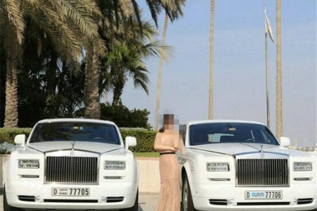 妙龄女子去迪拜，除了和2辆劳斯莱斯合影外，并未见到遍地豪车！