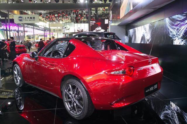 最厚道日系跑车！仅卖34万配溜背造型和6AT，堪称黑马级东方宝马