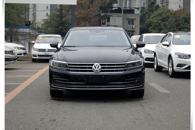 大众豪车陷入降价门！档次不输奥迪A6L，狂降12万，买啥雅阁迈腾