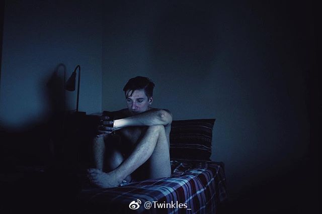 每人各奔前程,但却在同一林中。常常看来仿佛