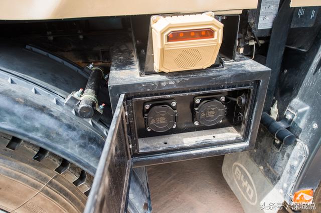 深圳第一批新型泥头车上路!盲区智能提示系统