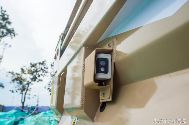 深圳第一批新型泥头车上路!盲区智能提示系统
