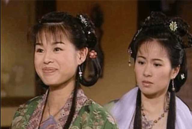 叶璇与胡杏儿合照吓人，网友：脸全僵了