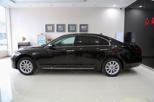 共和国之子红旗H7上市,外观配置微调、取消方