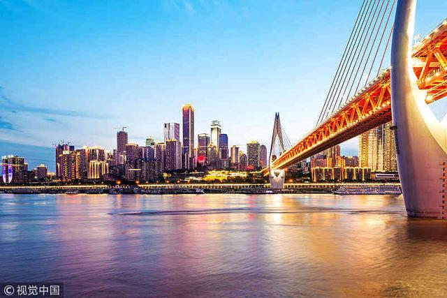 中国人口最多的城市,常住人口达3000万,是香港